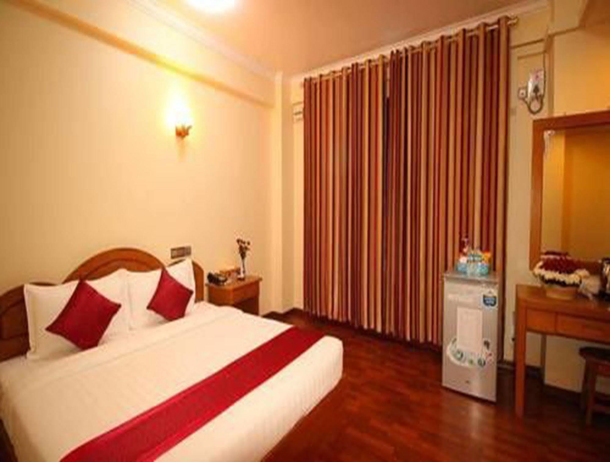 Hotel United Mandalay Exterior photo
